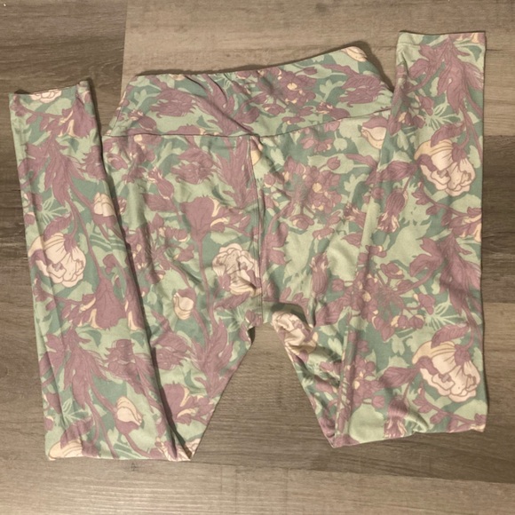 💐🌷Lularoe OS Leggings - Pastel Floral - Picture 3 of 6